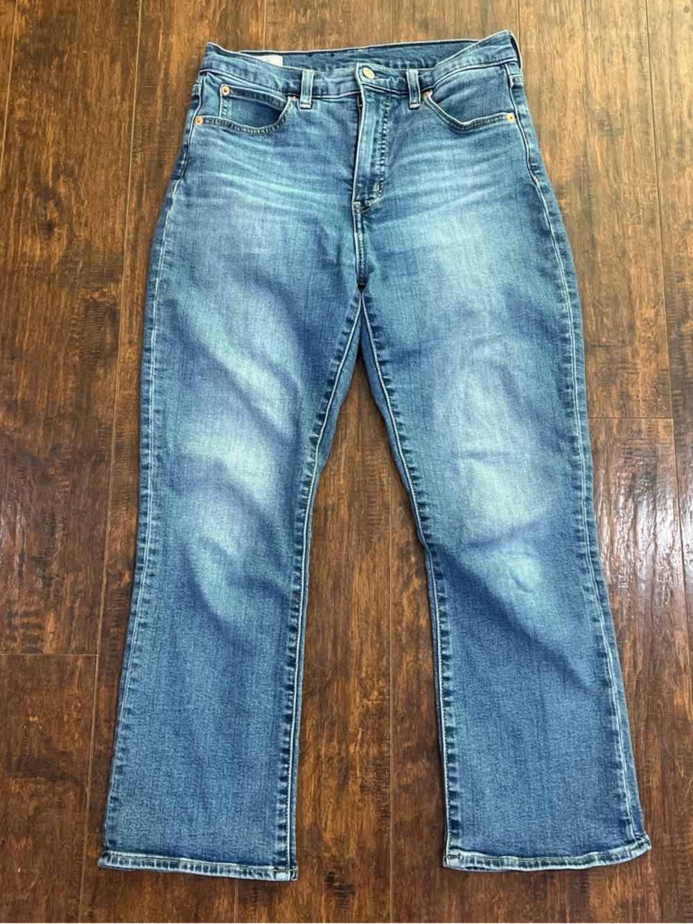 GAP High-Rise Women's Jeans in Medium Blue Wash